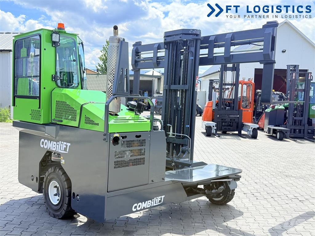 Combilift C4500 | GAS | TRIPLEX 5952 MM | WIDE FORK POSITION Чотириходові річ-траки