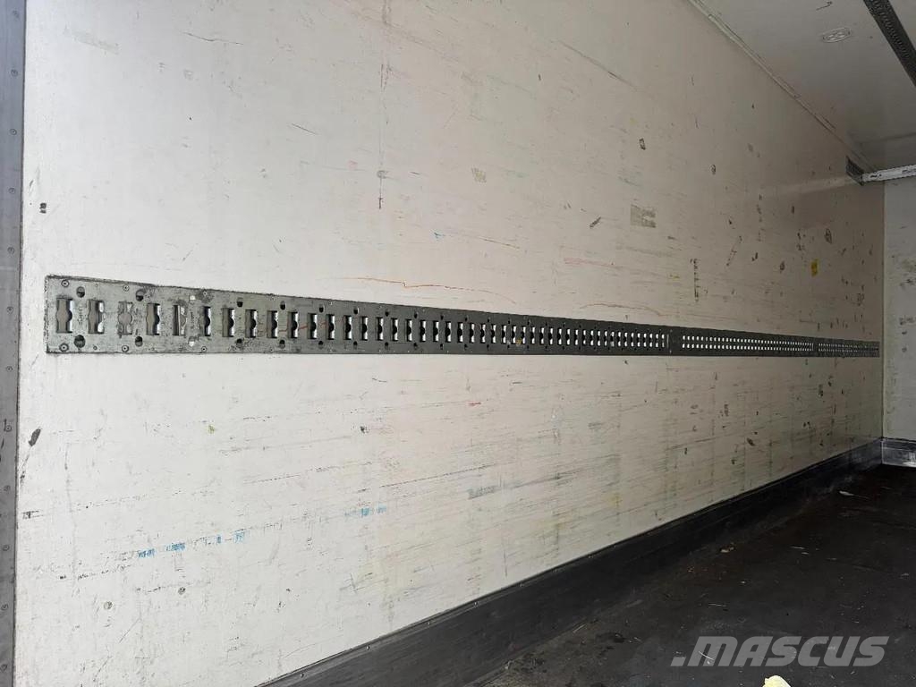 Volvo FE 280 6X2 EURO 6 DHOLLANDIA 2500 KG THERMO KING C Camiones con temperatura controlada