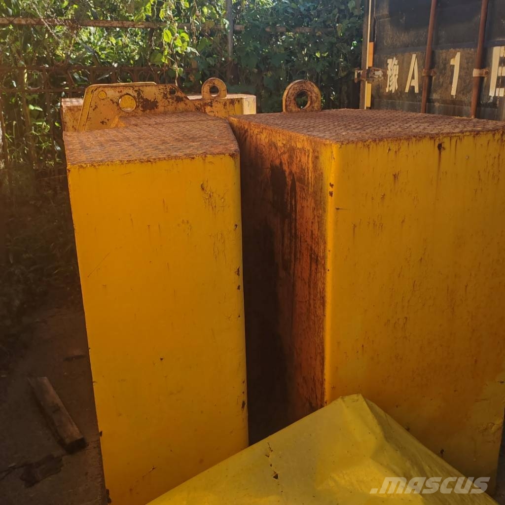 Hitachi KH 180-3 Grue sur chenilles