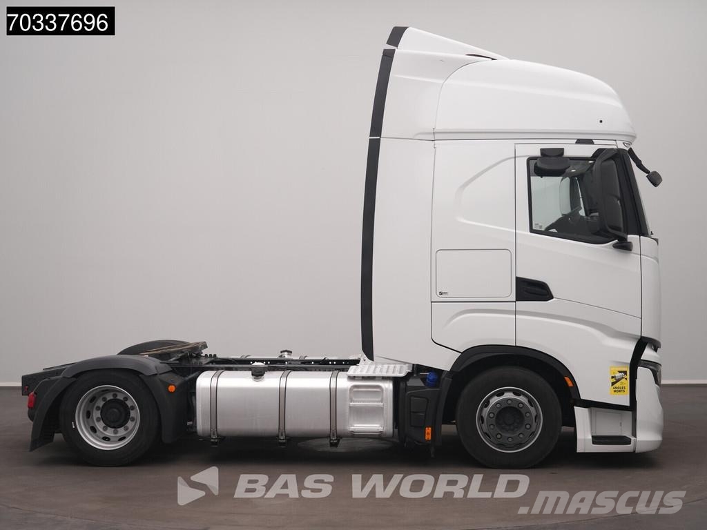 Iveco S-Way 460 4X2 Mega 2x Tanks Standklima Navi ACC Tahače