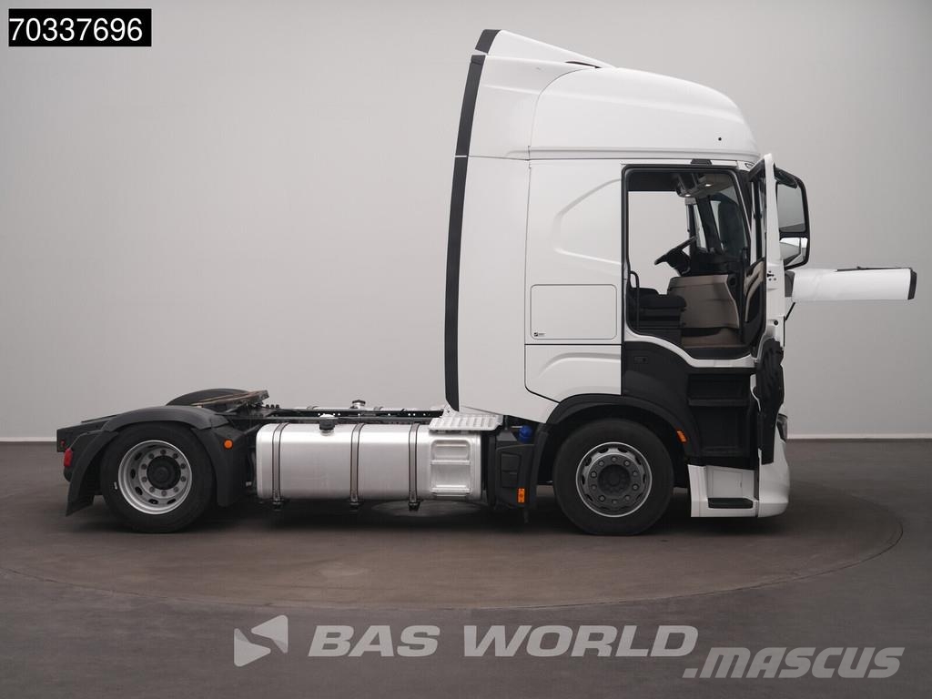 Iveco S-Way 460 4X2 Mega 2x Tanks Standklima Navi ACC Tahače