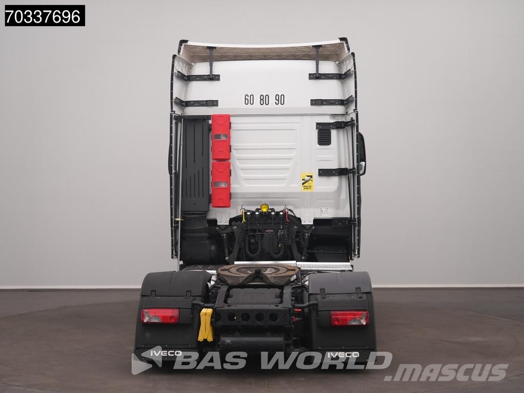 Iveco S-Way 460 4X2 Mega 2x Tanks Standklima Navi ACC Tahače