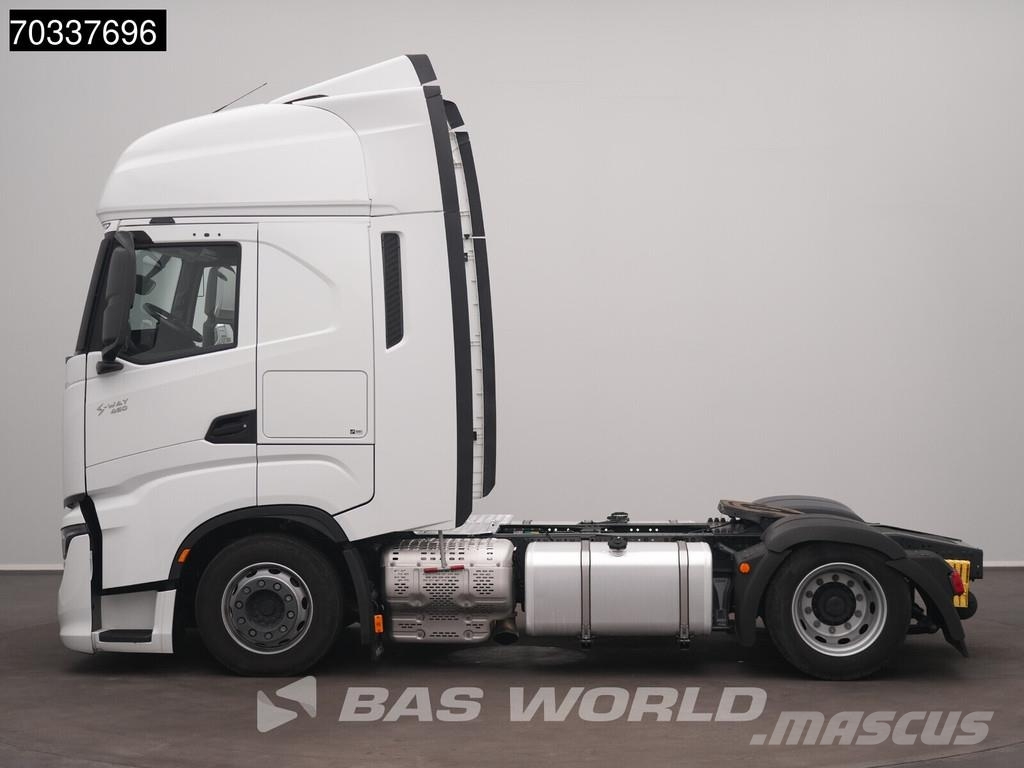 Iveco S-Way 460 4X2 Mega 2x Tanks Standklima Navi ACC Tahače