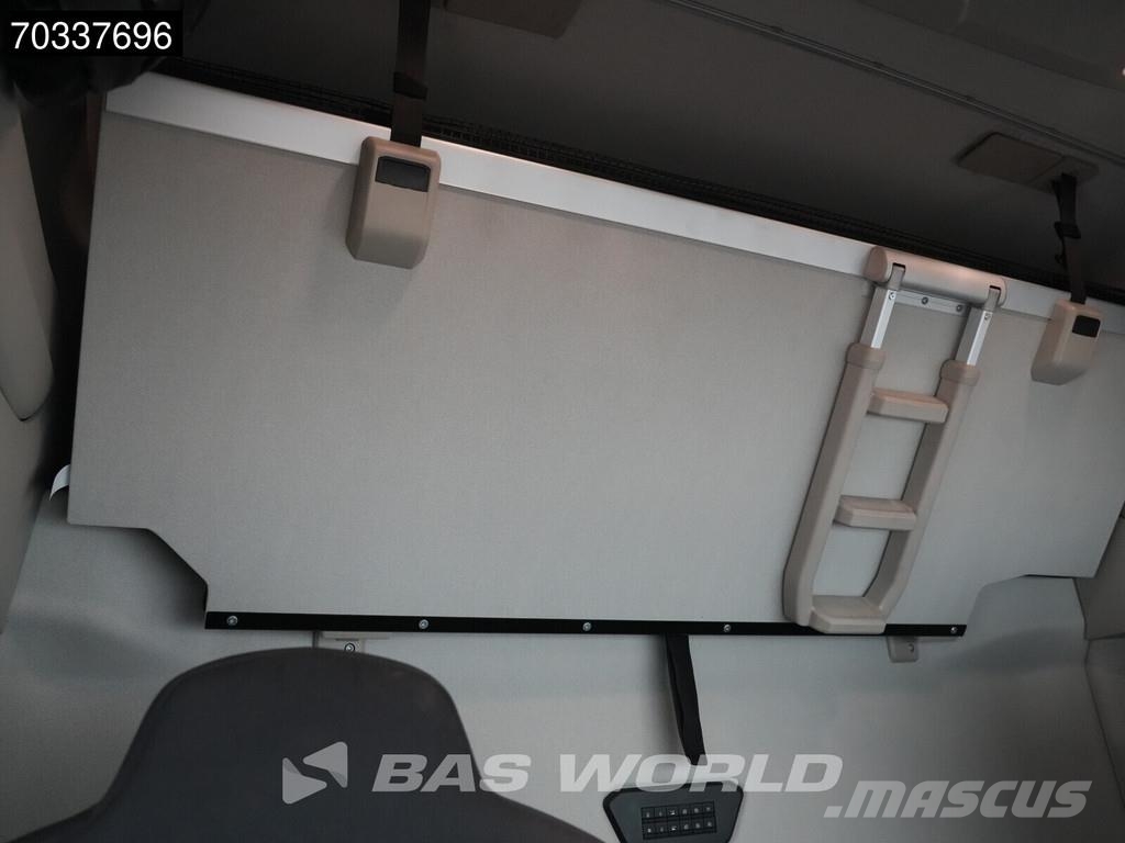 Iveco S-Way 460 4X2 Mega 2x Tanks Standklima Navi ACC Tahače