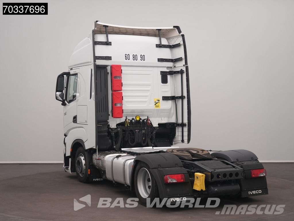 Iveco S-Way 460 4X2 Mega 2x Tanks Standklima Navi ACC Tahače