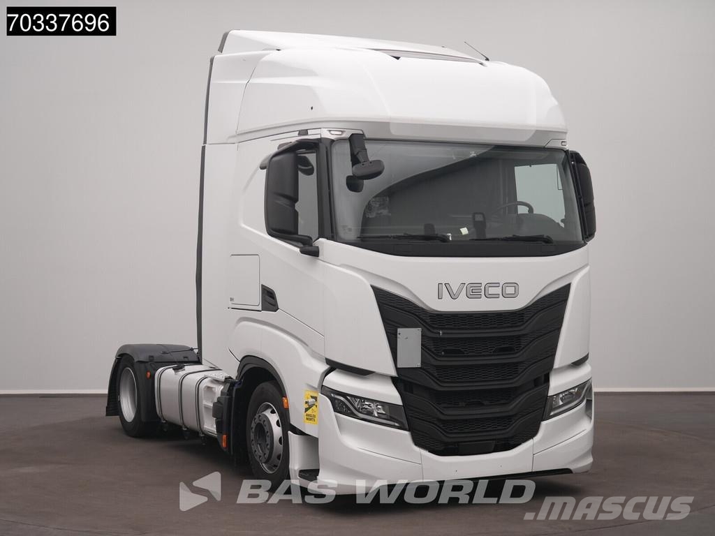 Iveco S-Way 460 4X2 Mega 2x Tanks Standklima Navi ACC Tahače