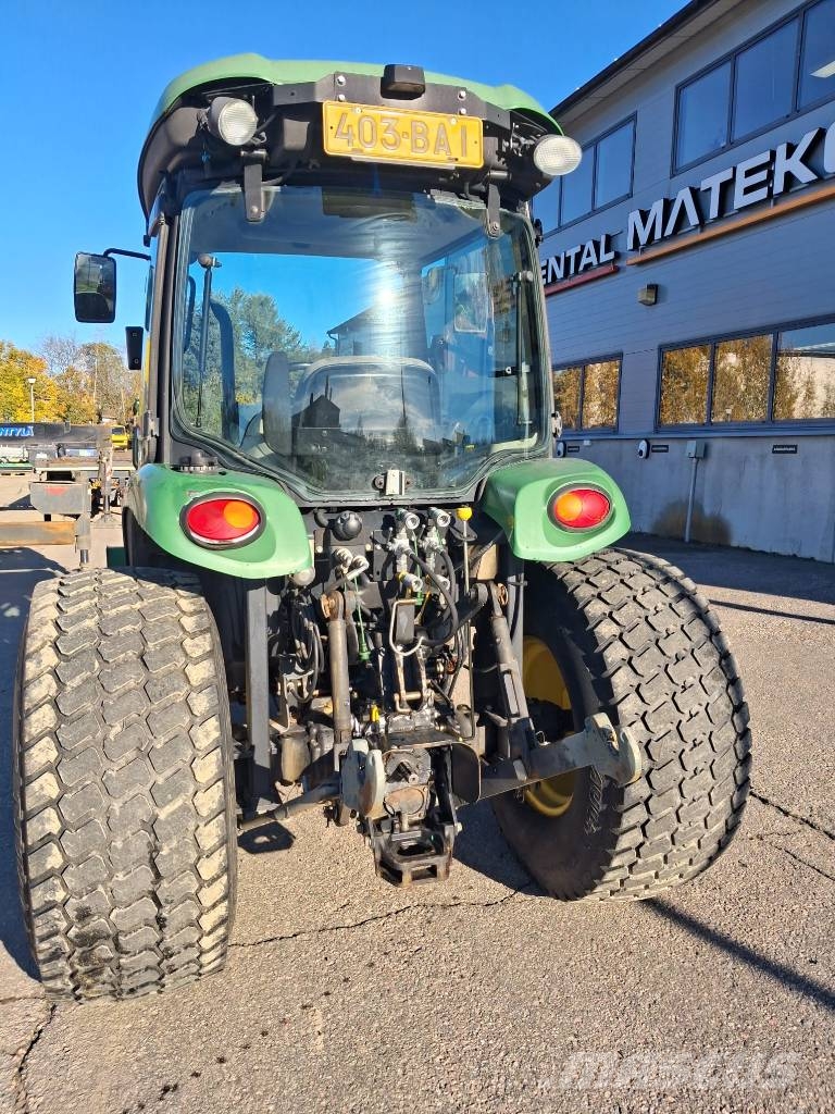 John Deere 4720 HST جرارات مدمجة