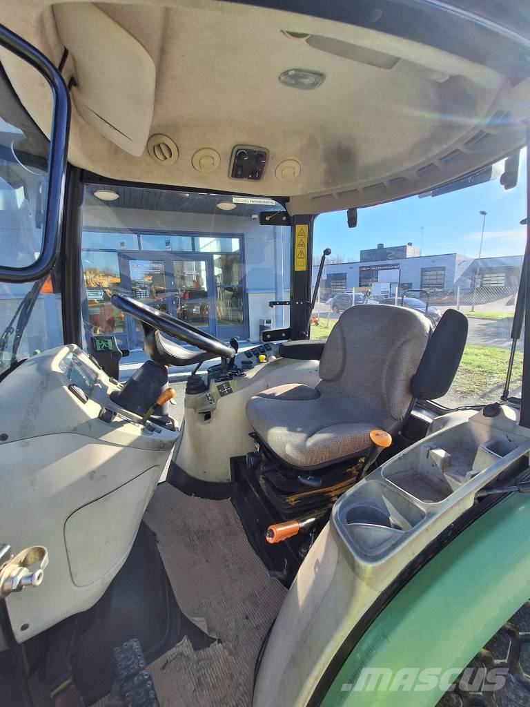 John Deere 4720 HST جرارات مدمجة