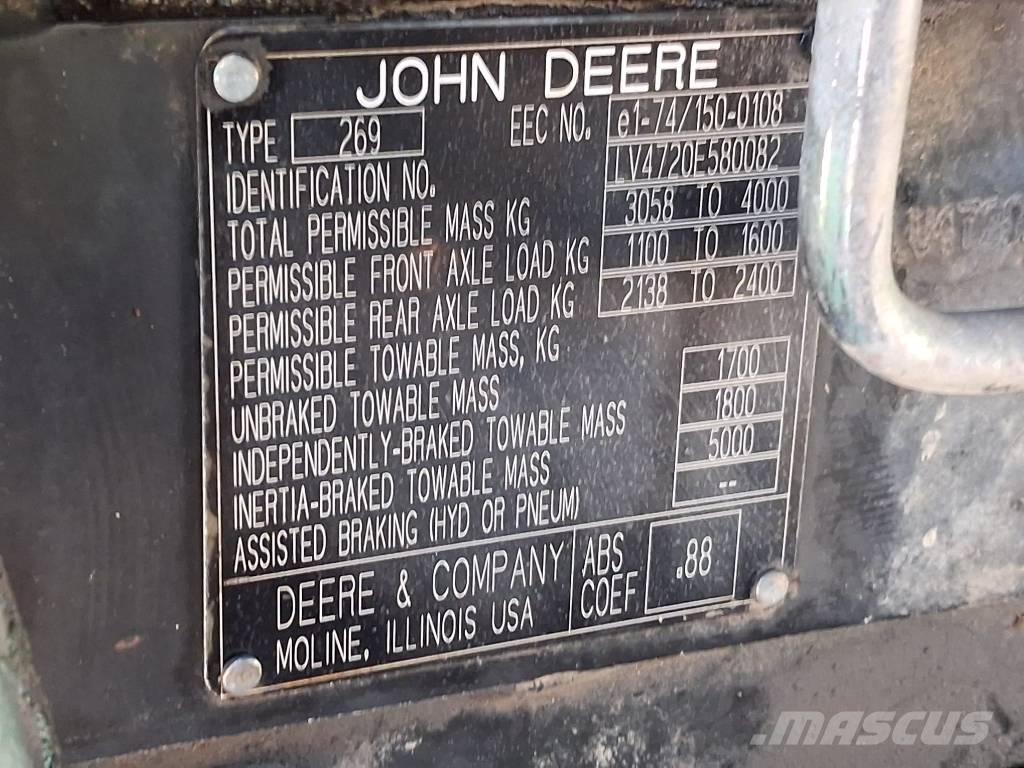 John Deere 4720 HST جرارات مدمجة