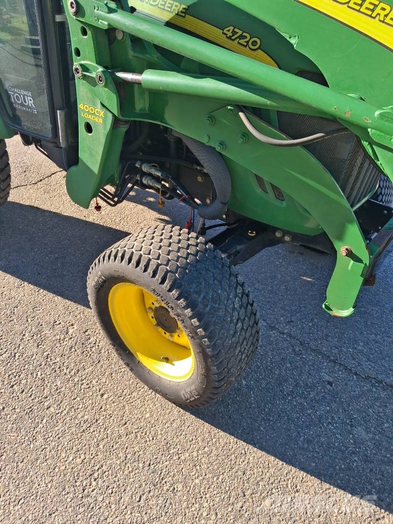John Deere 4720 HST جرارات مدمجة