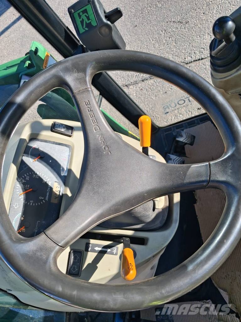 John Deere 4720 HST جرارات مدمجة