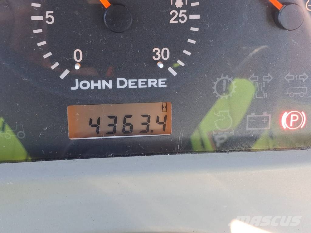 John Deere 4720 HST جرارات مدمجة