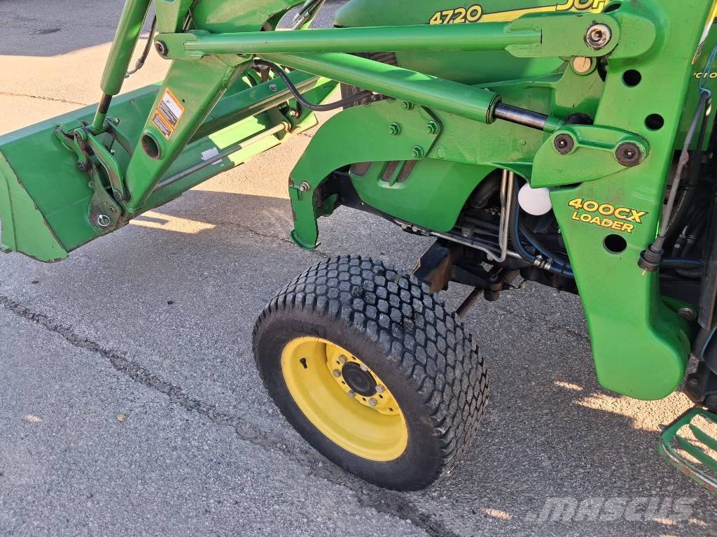 John Deere 4720 HST جرارات مدمجة