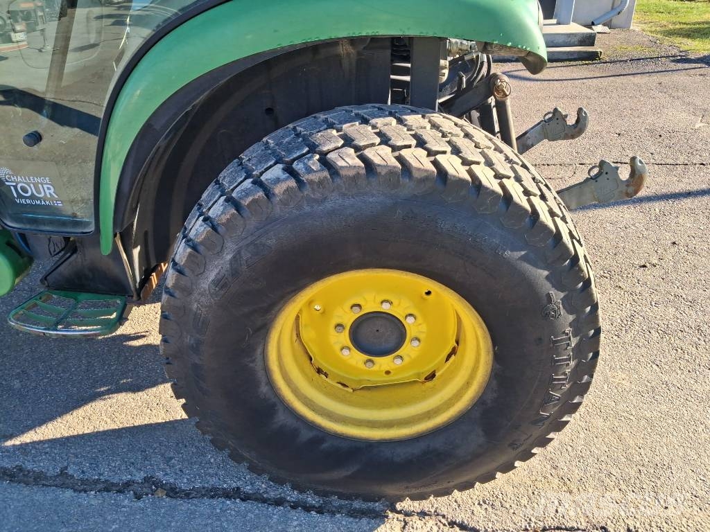 John Deere 4720 HST جرارات مدمجة