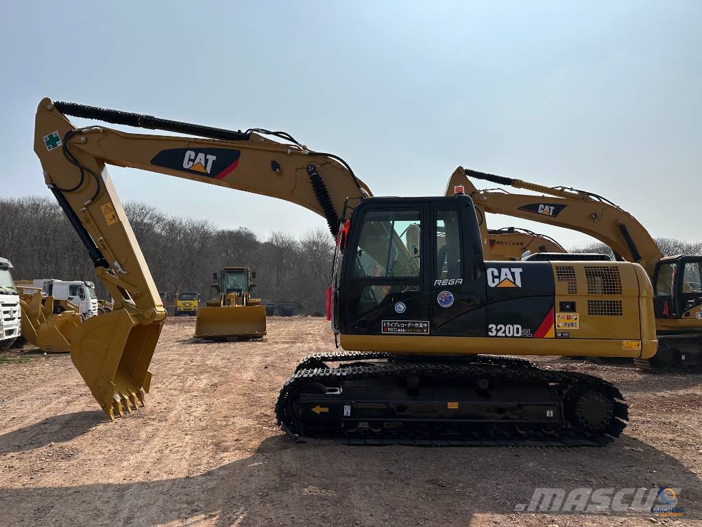 CAT 320DL 履带挖掘机