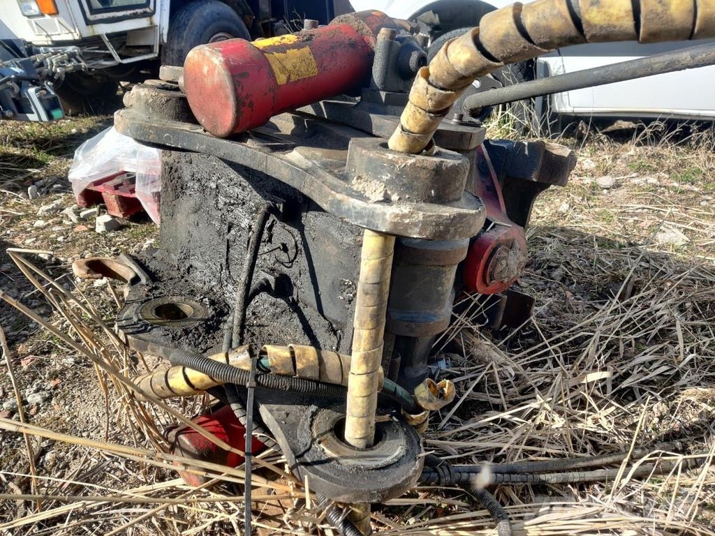Komatsu PC190LC-8 FOR PARTS + DAMAGED ROTOTILT RT60B Transport Sonstige