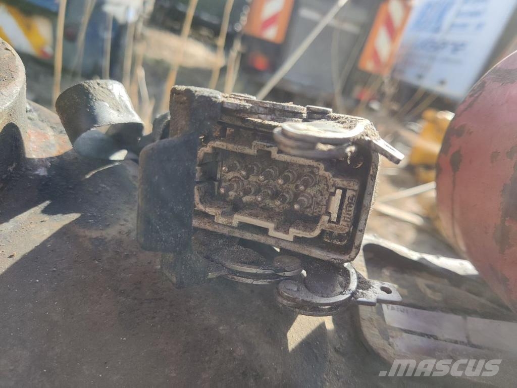 Komatsu PC190LC-8 FOR PARTS + DAMAGED ROTOTILT RT60B Transport Sonstige