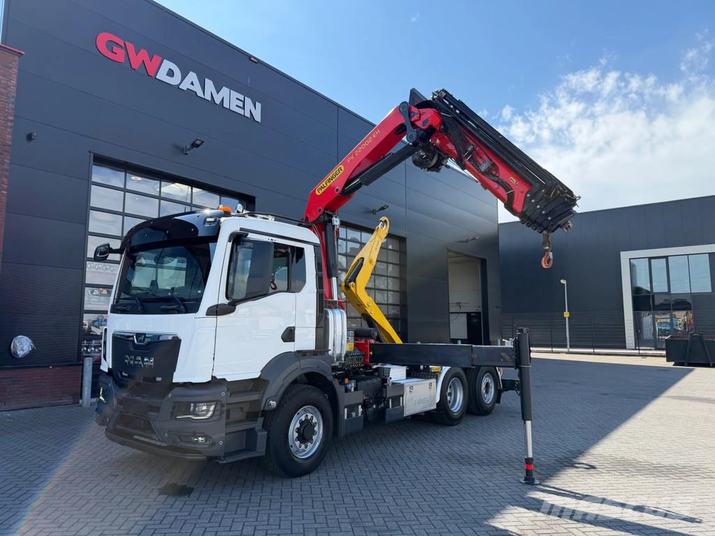 MAN TGS 26.510 6x4-4 Abroller/PK22002 Seilwinde Камиони с кран с кука