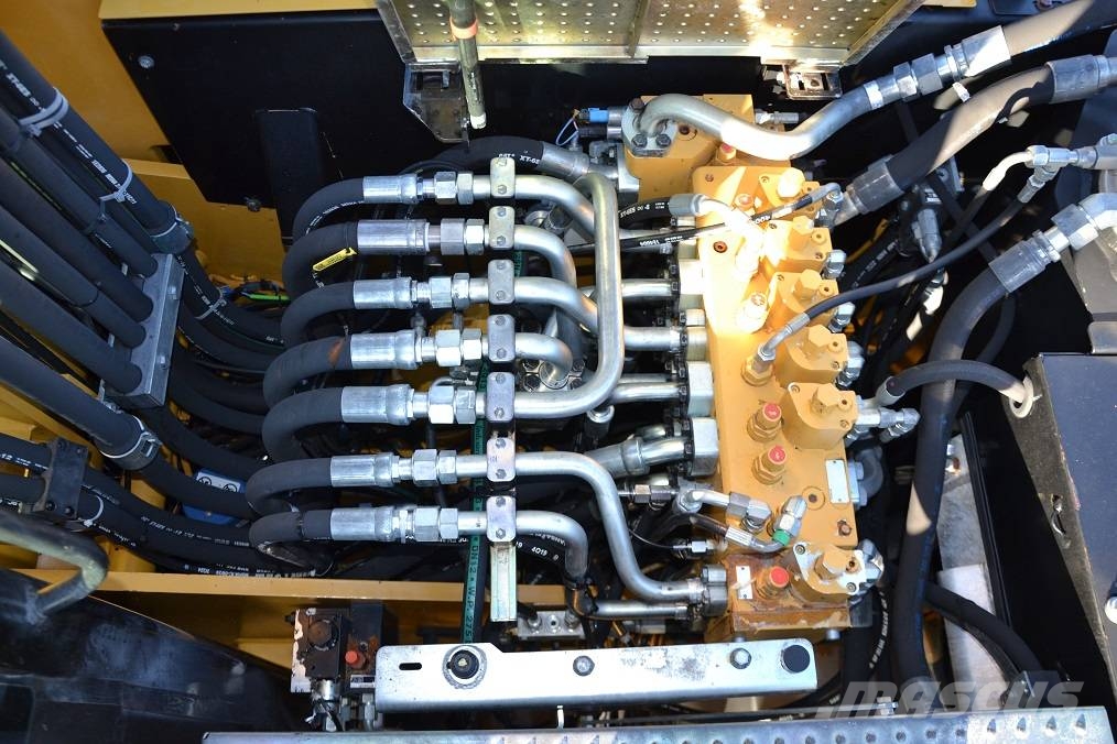 CAT M 318 D  ROTOTILT Колёсные экскаваторы
