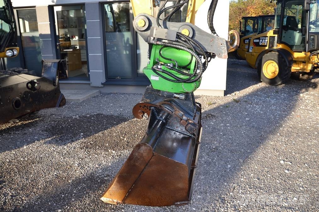 CAT M 318 D  ROTOTILT Колёсные экскаваторы