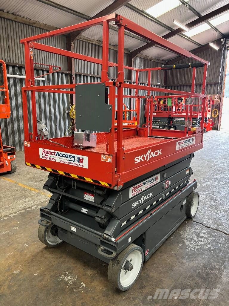 SkyJack SJ 4626 Käärtõstukid