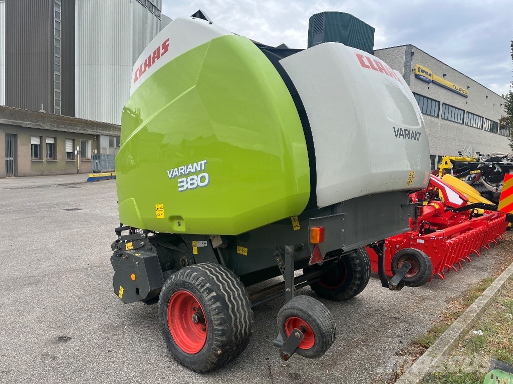 CLAAS Variant 380 Рулонні прес-підбирачі
