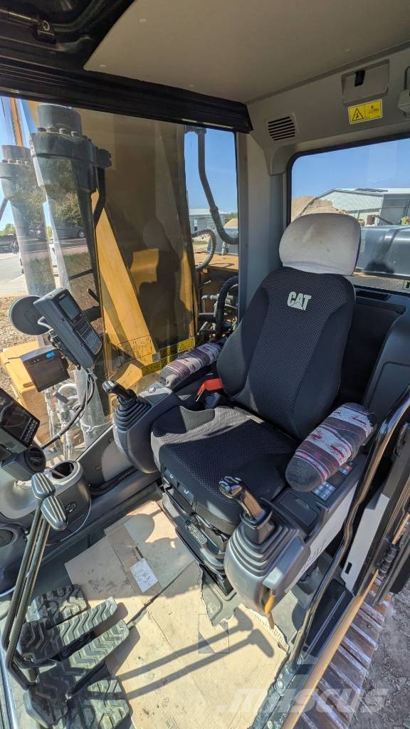 CAT 323 D3 Vikšriniai ekskavatoriai
