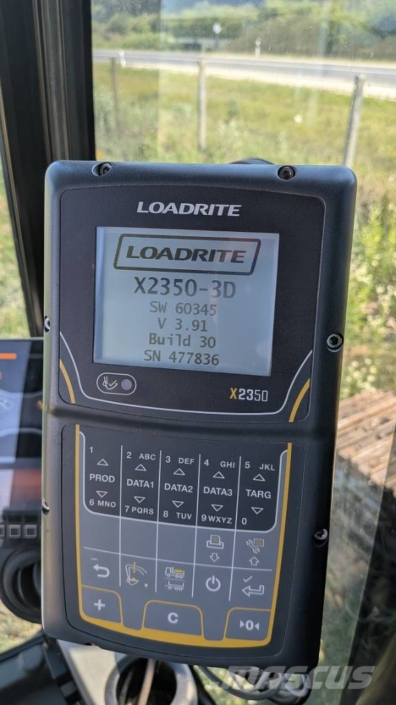 CAT 323 D3 Vikšriniai ekskavatoriai