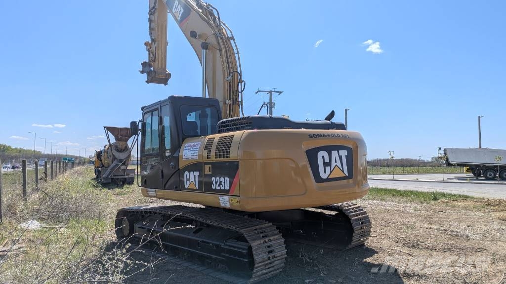CAT 323 D3 Vikšriniai ekskavatoriai