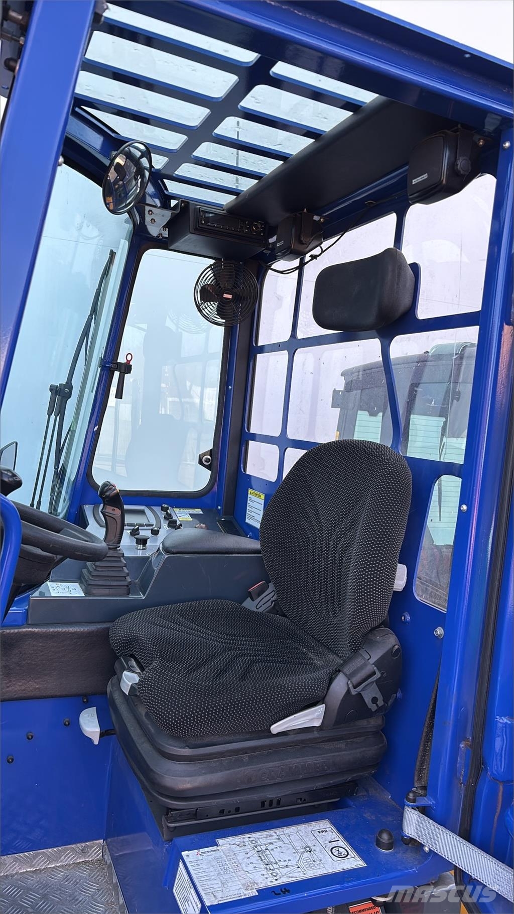 Combilift C4500E Повдигач с движение в 4 посоки