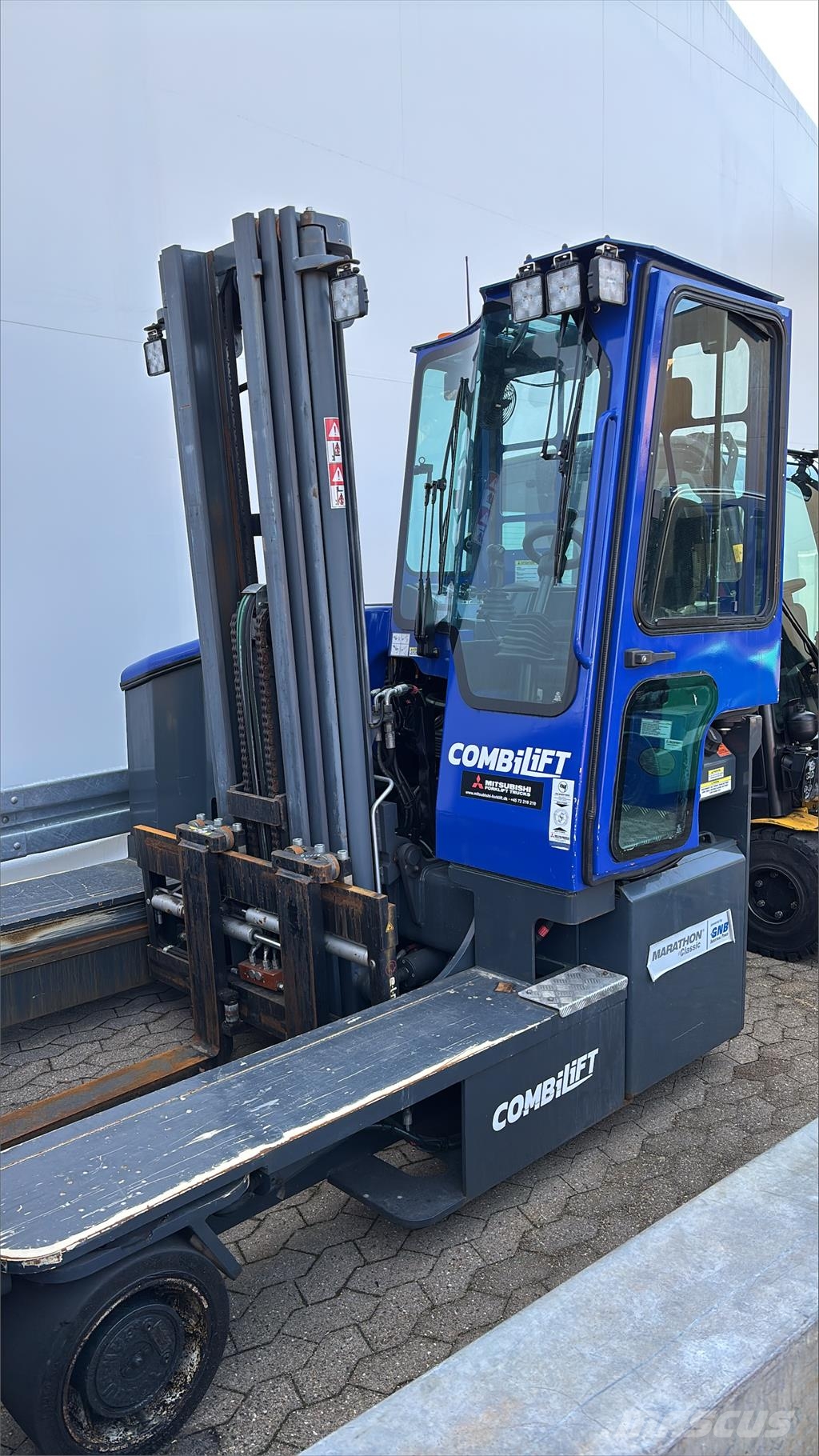 Combilift C4500E Повдигач с движение в 4 посоки