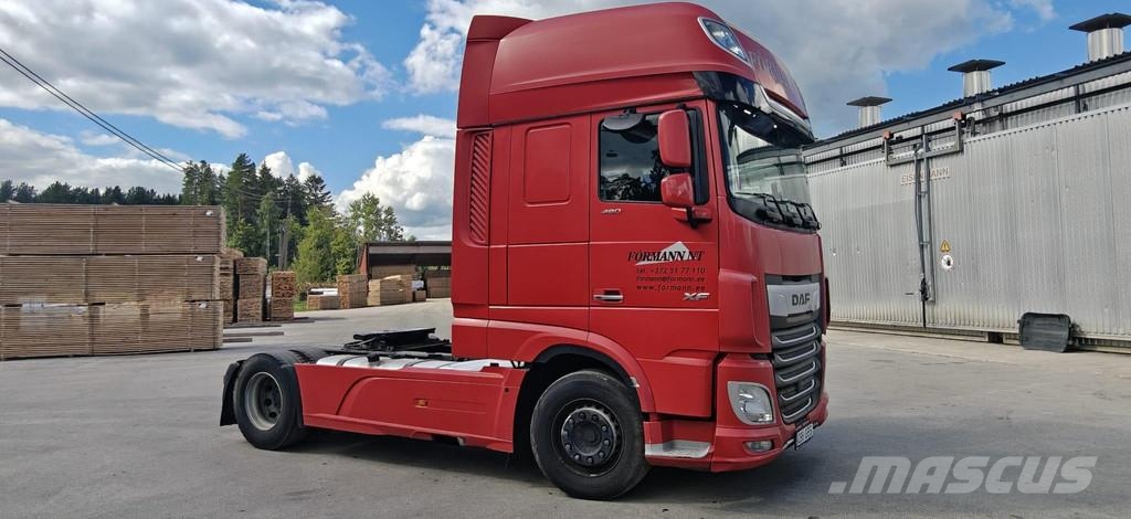 DAF XF480 4x2 RETARDER + STAND CLIMA وحدات الجر