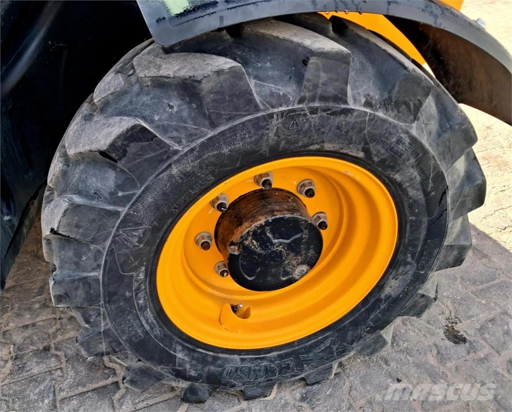 JCB 525-60 Agri Plus 伸缩臂叉装车|叉装车