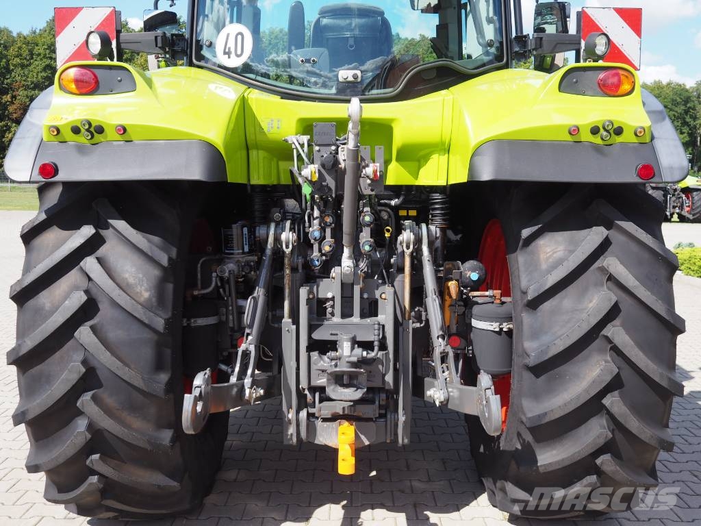 CLAAS Arion 610 CIS Tractoren