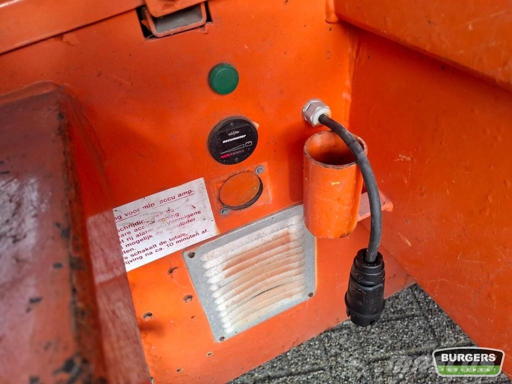 Holland Lift Q-135EL24 Šķerveida pacēlāji