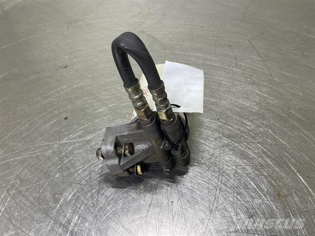 Liebherr L544-7368394-Fuel filter head/Kraftstofffilter Motoren