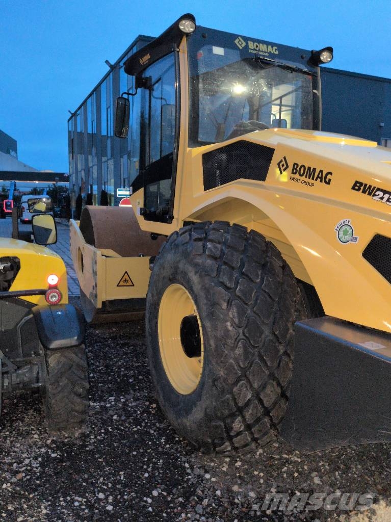 Bomag Walzenzug BW 213 DH-5 Stufe V Vienvalča grunts veltņi