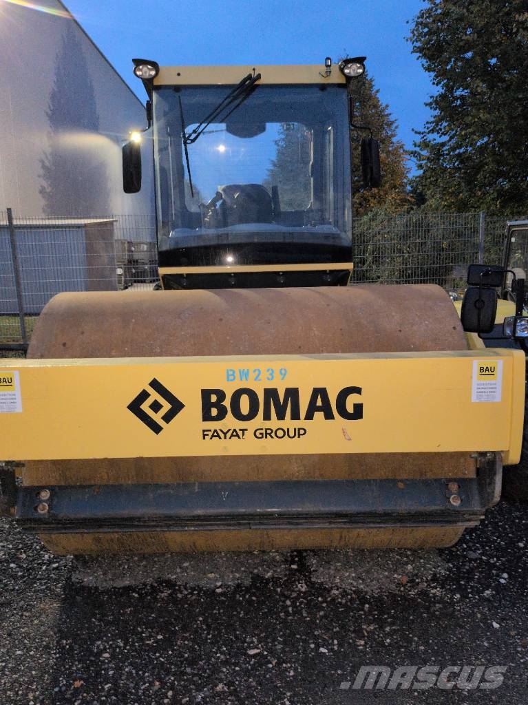 Bomag Walzenzug BW 213 DH-5 Stufe V Vienvalča grunts veltņi
