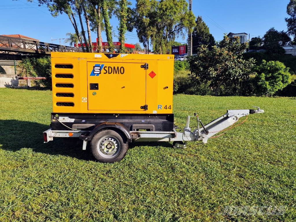 Sdmo R 44 مولدات ديزل