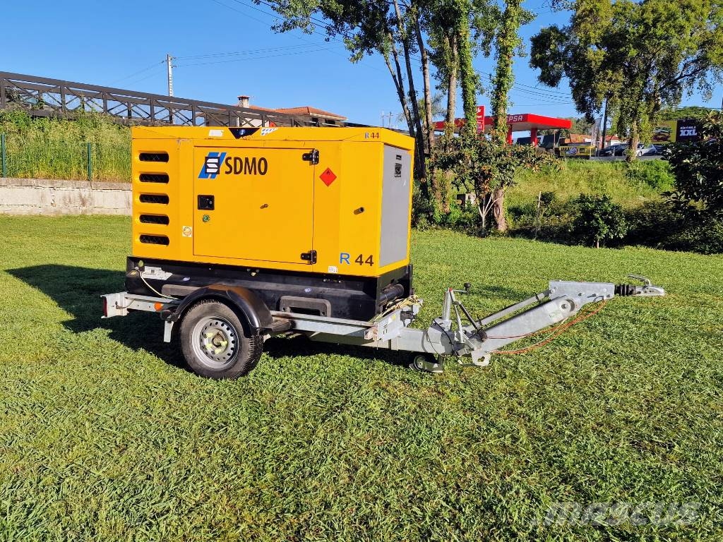 Sdmo R 44 مولدات ديزل