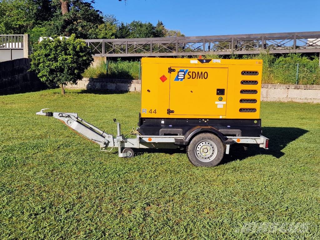 Sdmo R 44 مولدات ديزل