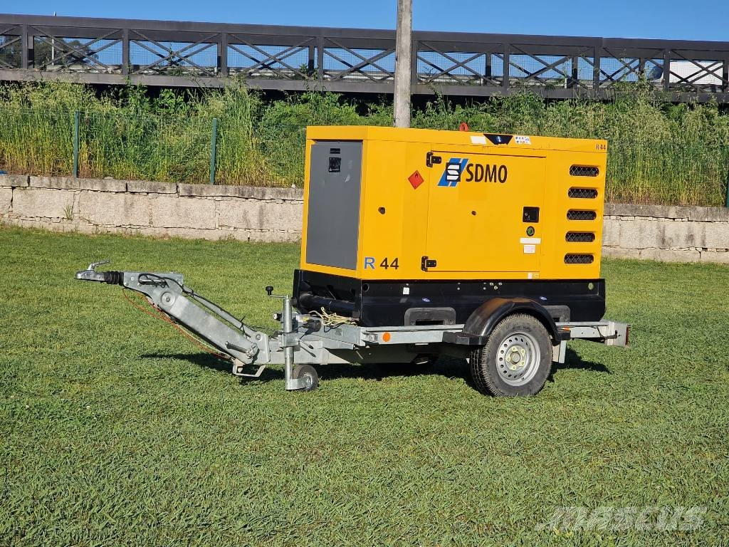 Sdmo R 44 مولدات ديزل