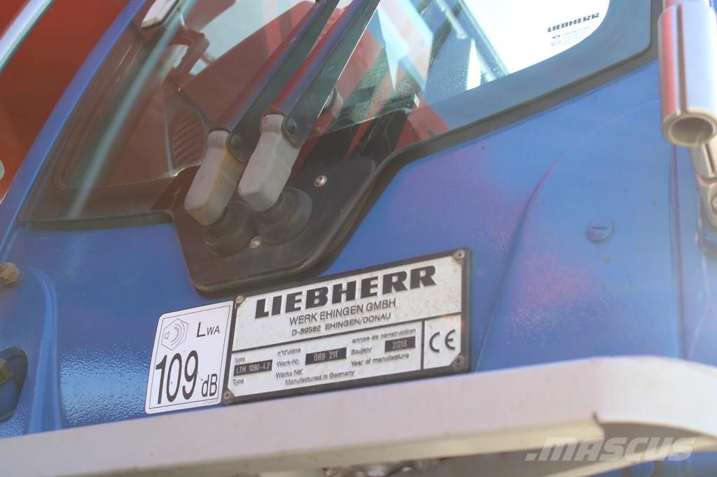 Liebherr LTM1090 -4.2 Visurgājēji celtņi