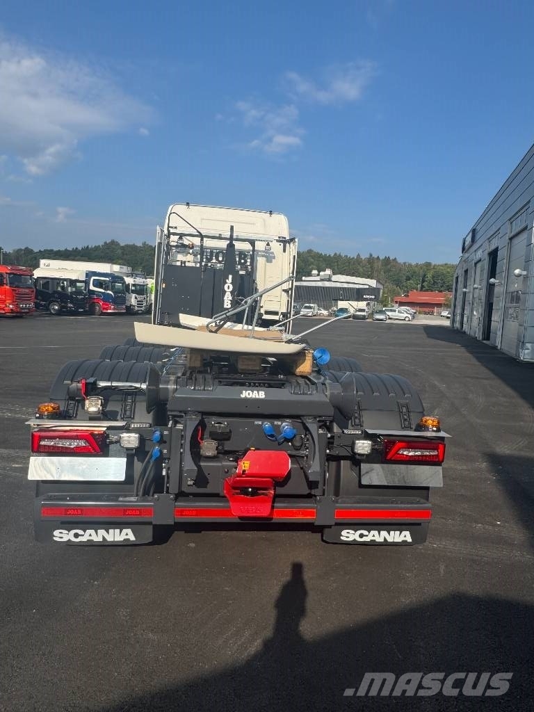 Scania R 560 8x4*4 Joab med frontplog & sidoplogsfäste Rol kiper kamioni sa kukom za podizanje tereta