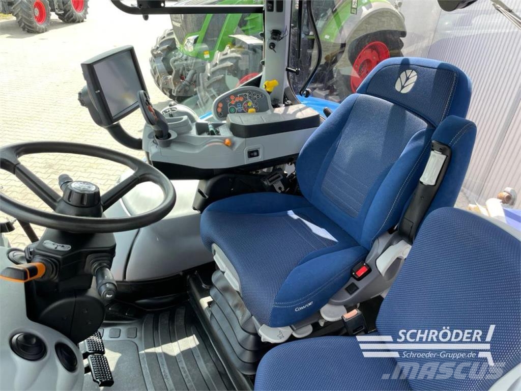 New Holland T 7.210 Tractoren