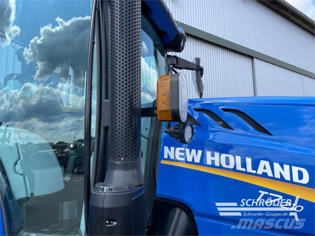New Holland T 7.210 Tractoren