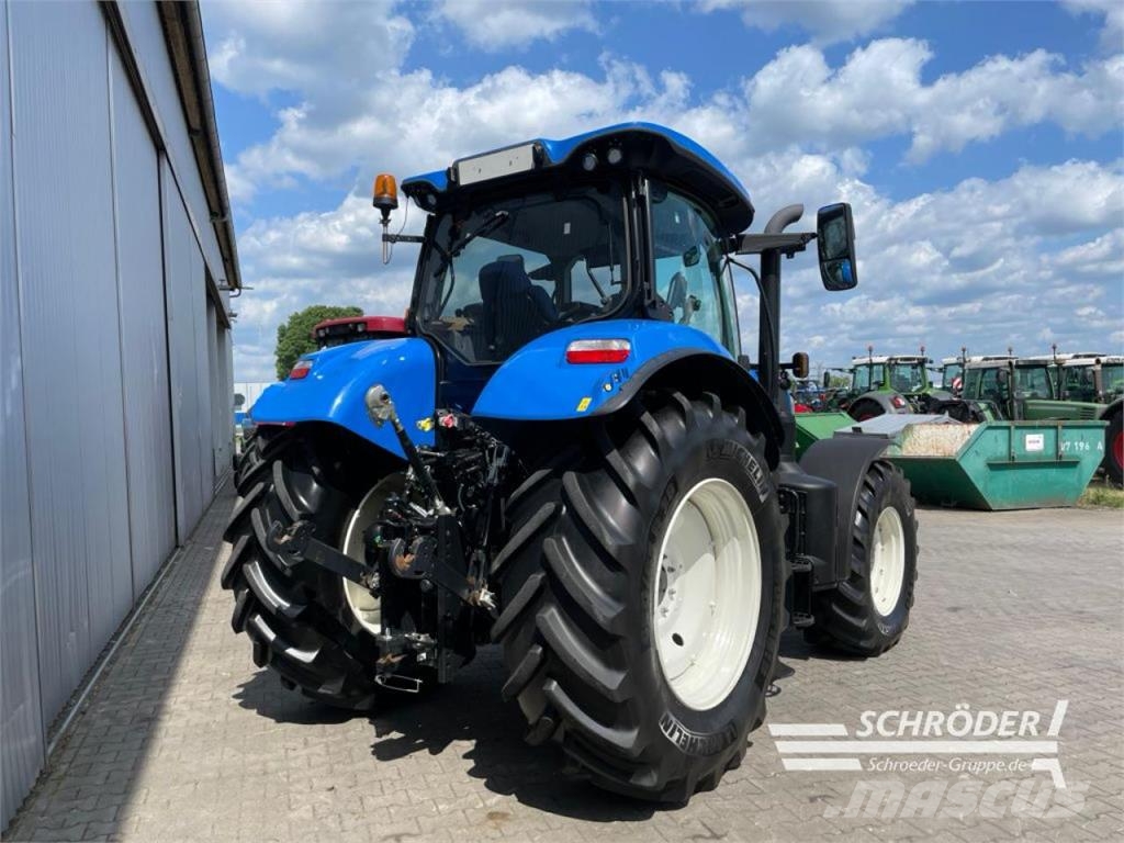 New Holland T 7.210 Tractoren