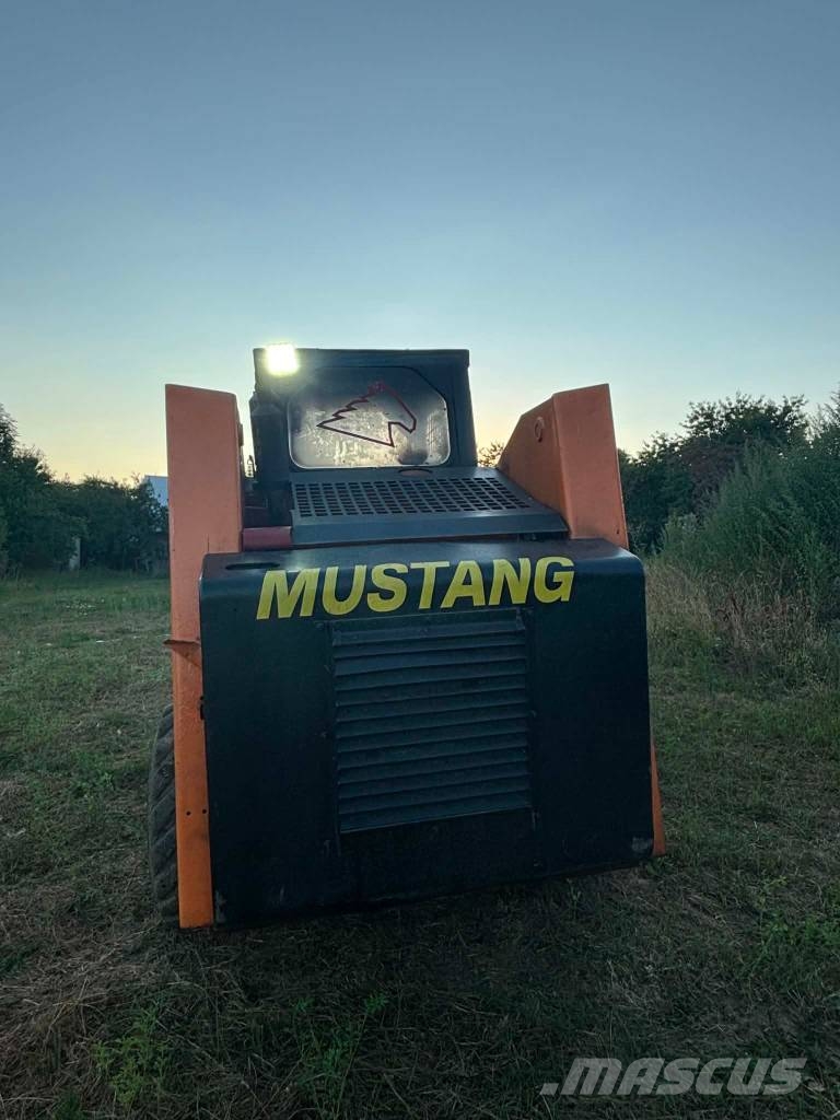 Mustang 960 Incarcator pe pneuri