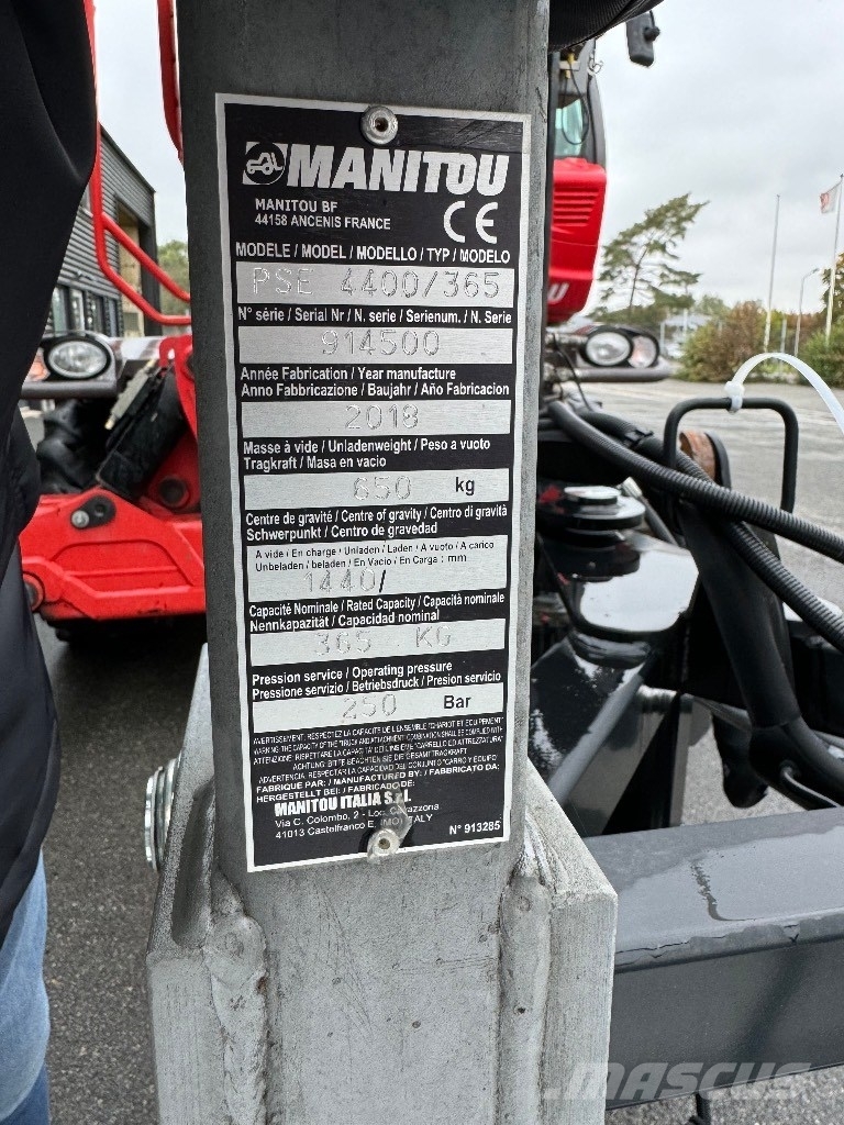 Manitou Personkorg, teleskoplastare Telescopic handlers