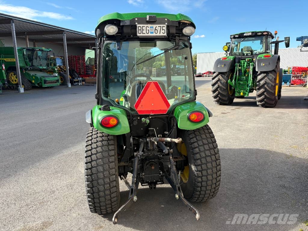John Deere 3720 جرارات مدمجة